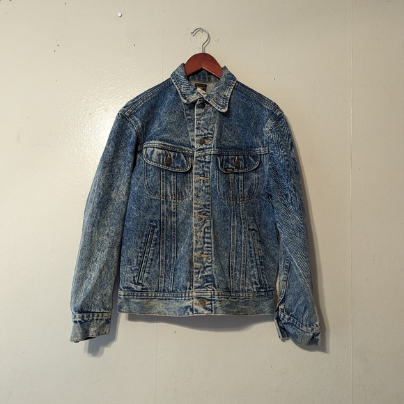 Vintage 1990'S Lee denim jacket, size PATD-153438, men's size S. unclear Blue type light blue Vintage Second Hand